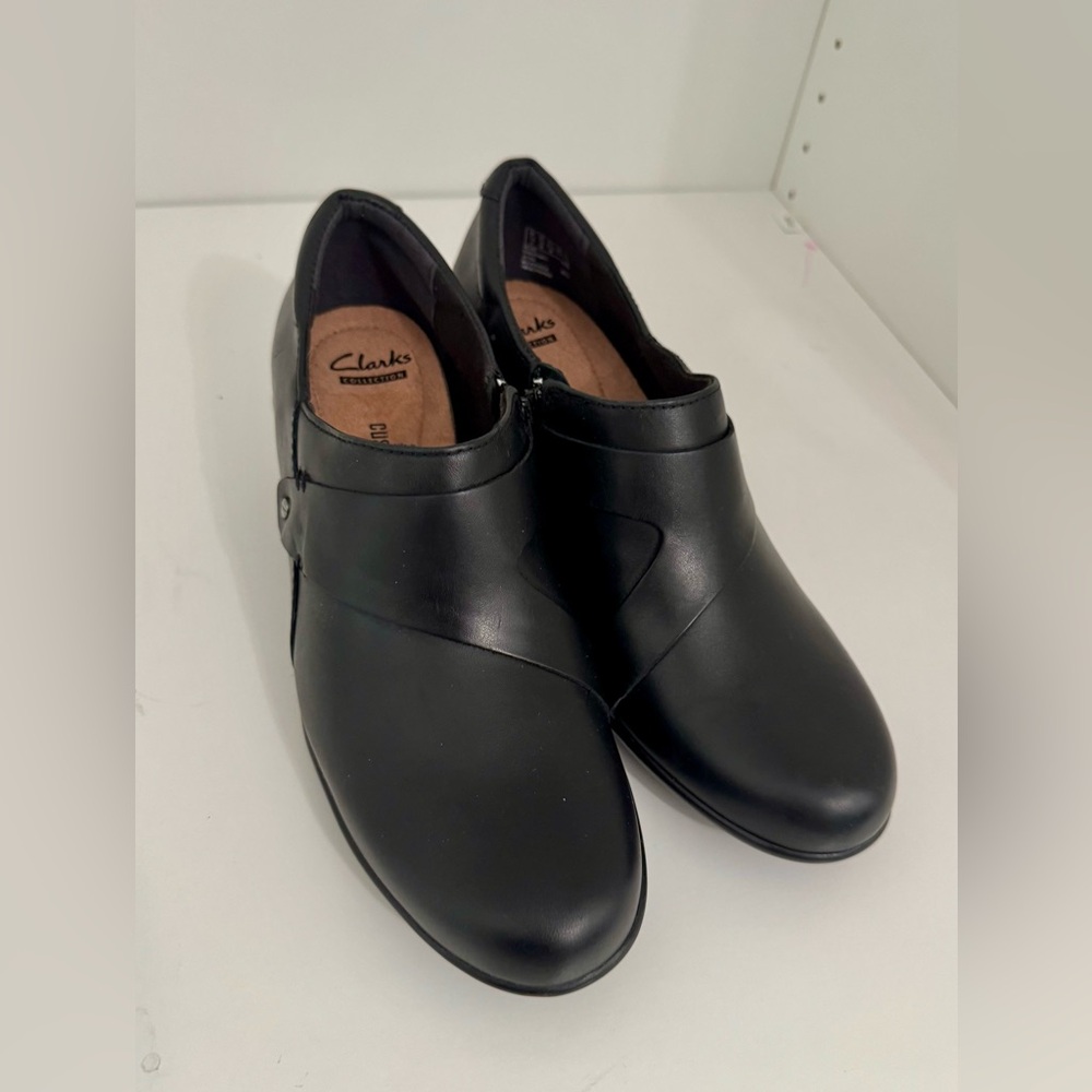 Clarks Genette Arc Black Leather Women’s Classic Slip-On Loafers Size:10M NEW!!